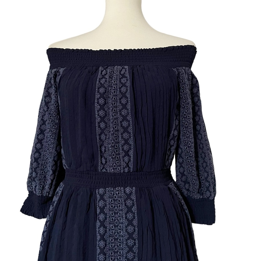 Alice and Olivia Pammy Eyelet Embroidered‎ Off -The Shoulder Dress - Picture 8 of 12